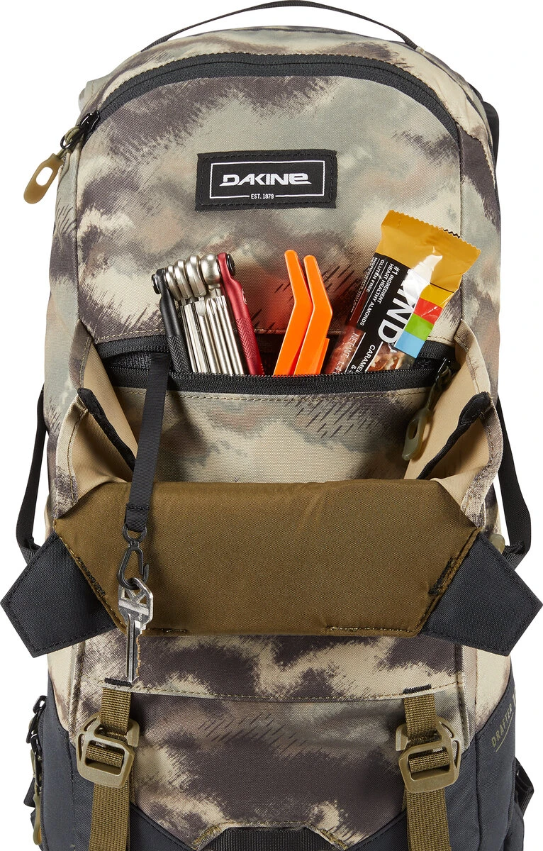 Dakine Drafter 10L Bike Hydration Backpack 9 Dakine Drafter 10L Bike Hydration Backpack - Image 7